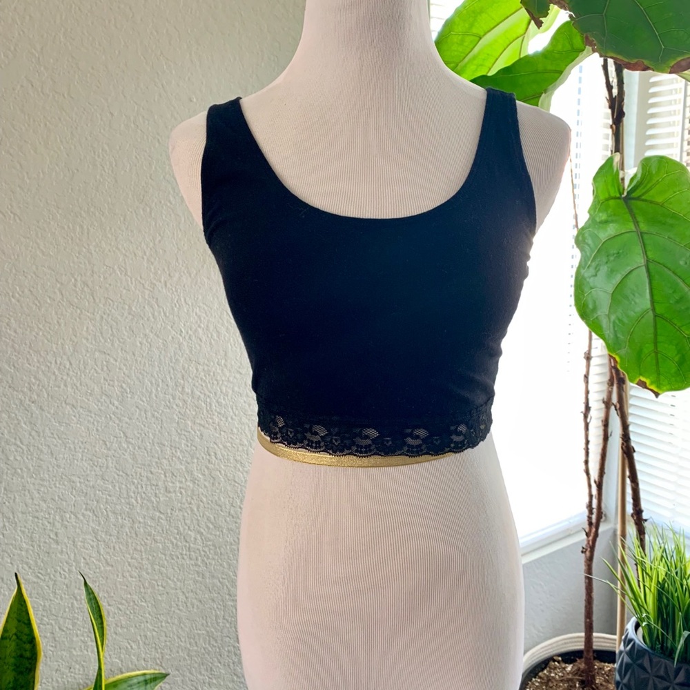 Forever 21 black and lace crop top